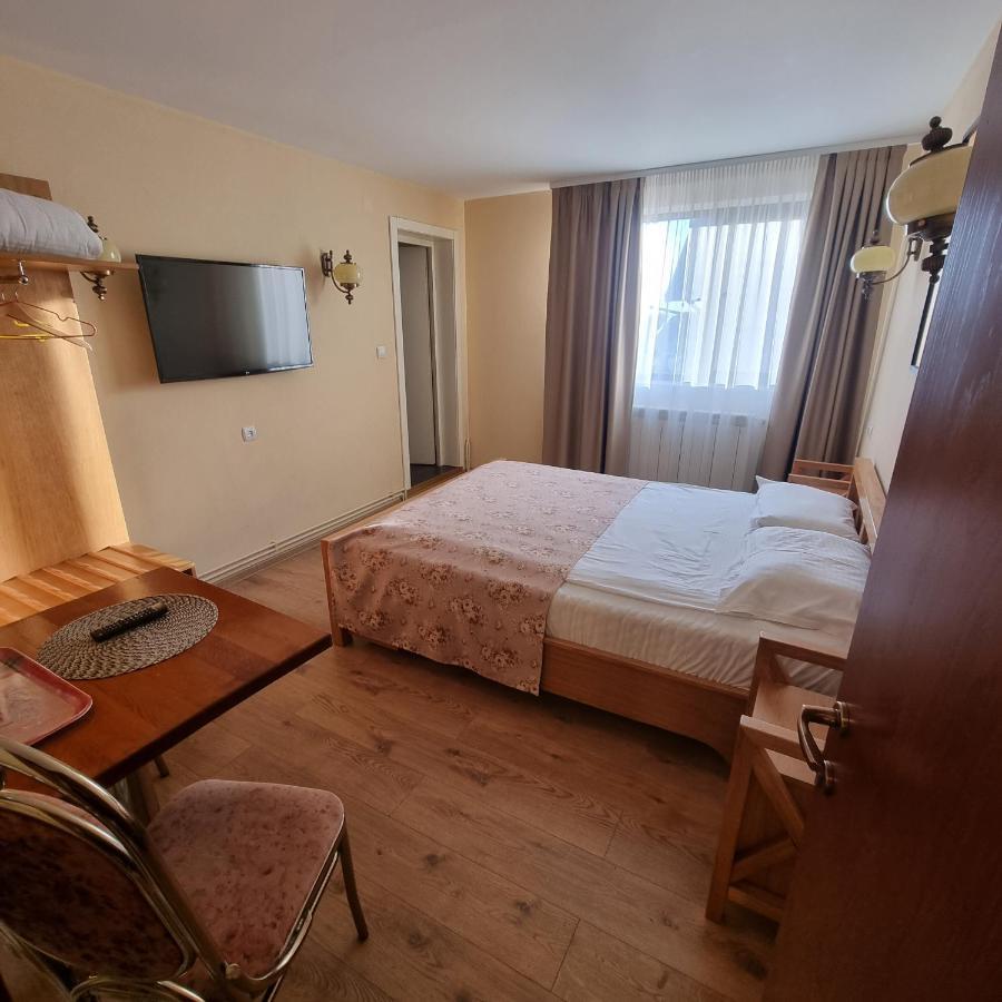 Pensiunea Imperial Тыргу-Муреш Экстерьер фото